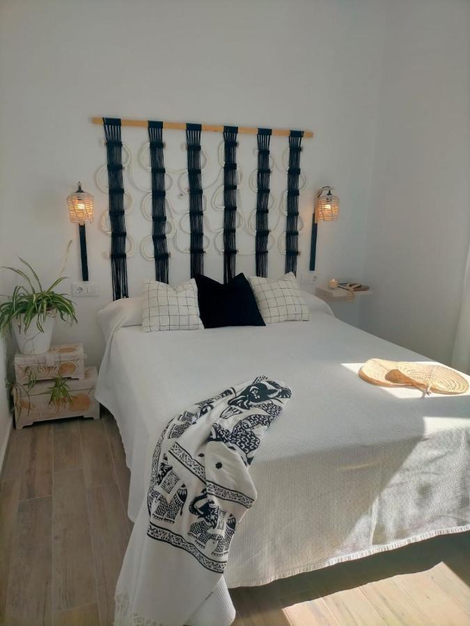 Ishel Trafalgar Zahora Buitenkant foto